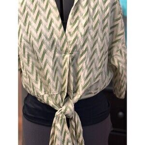 H & M Womens Ivory Green Chevron Collared Tie Knot Cropped Blouse Top Size M